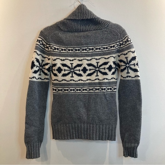 ARITZIA TNA Sz M 100% Lambswool Turned Collar Classic Pockets Sweater - Picture 6 of 9